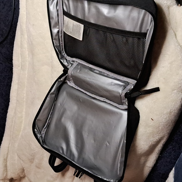 Nike black lunch box clean inside and out - Picture 3 of 4